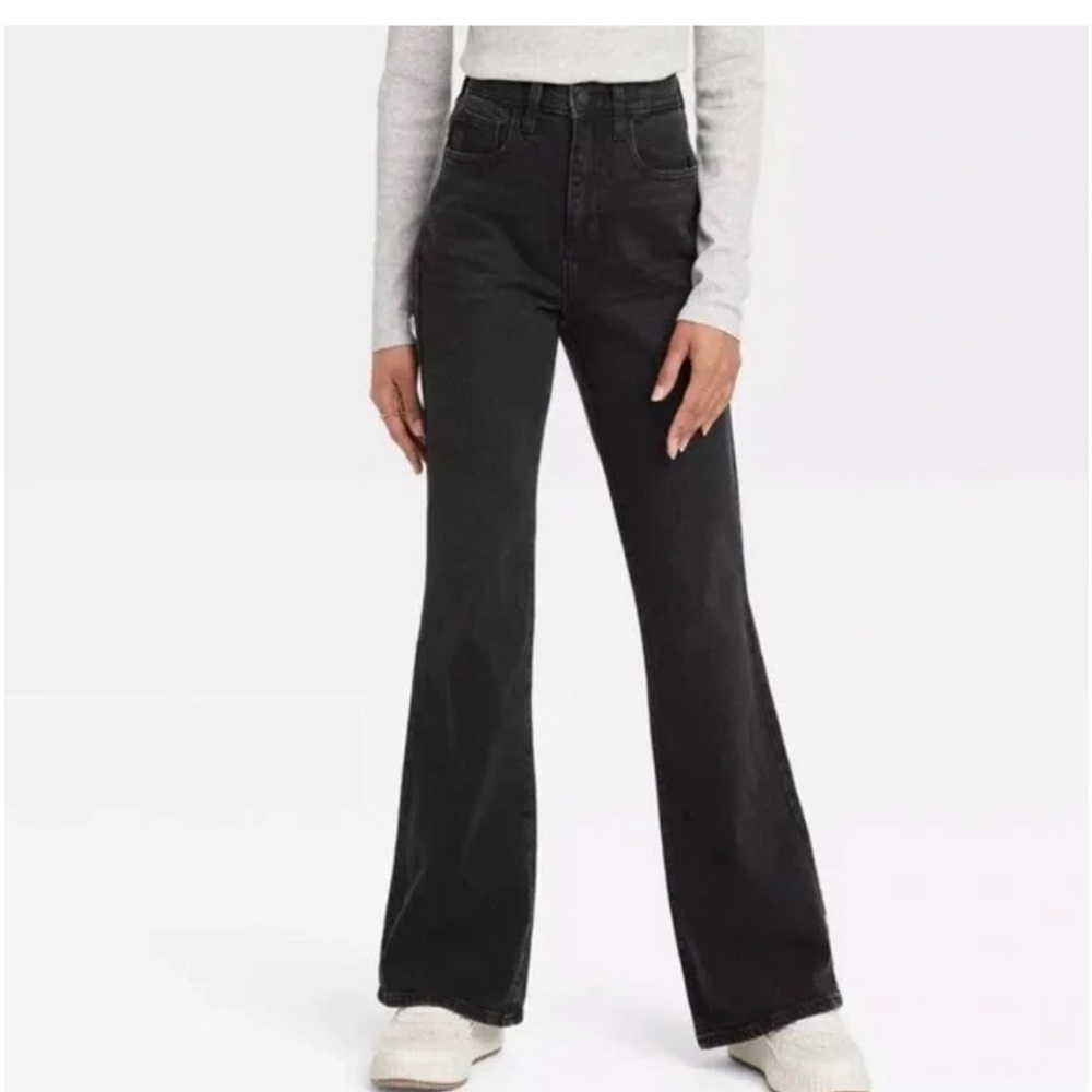 Universal Thread Women's Black Wash High Rise Flare Jeans size 14 - Picture 2 of 9